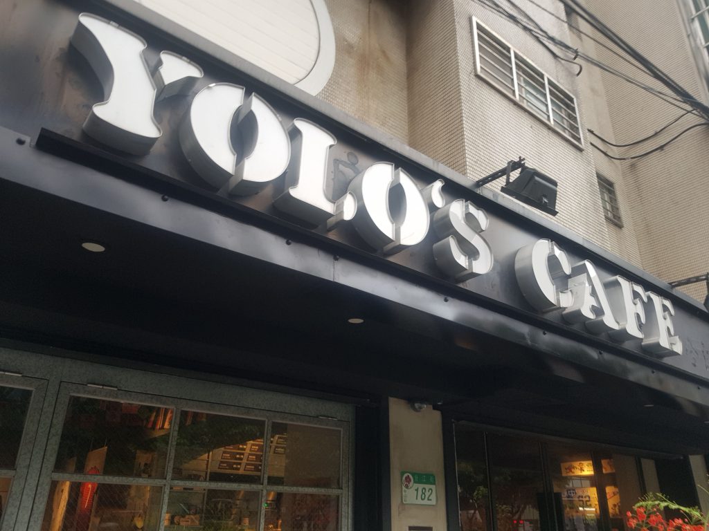 Yolos Cafe