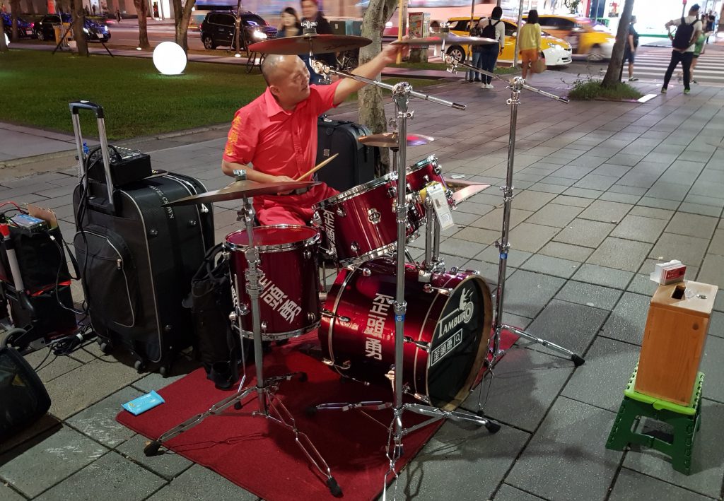 Xinyi Shopping District Busker