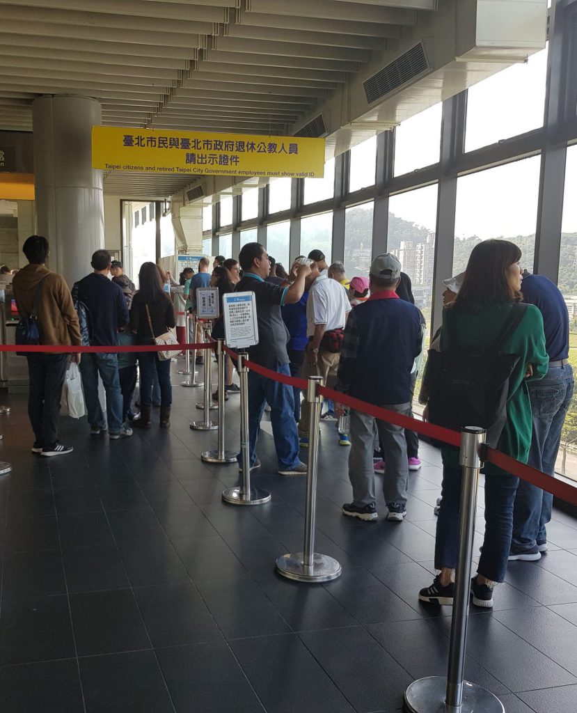 Maokong Gondola Crystal Cabins Queue