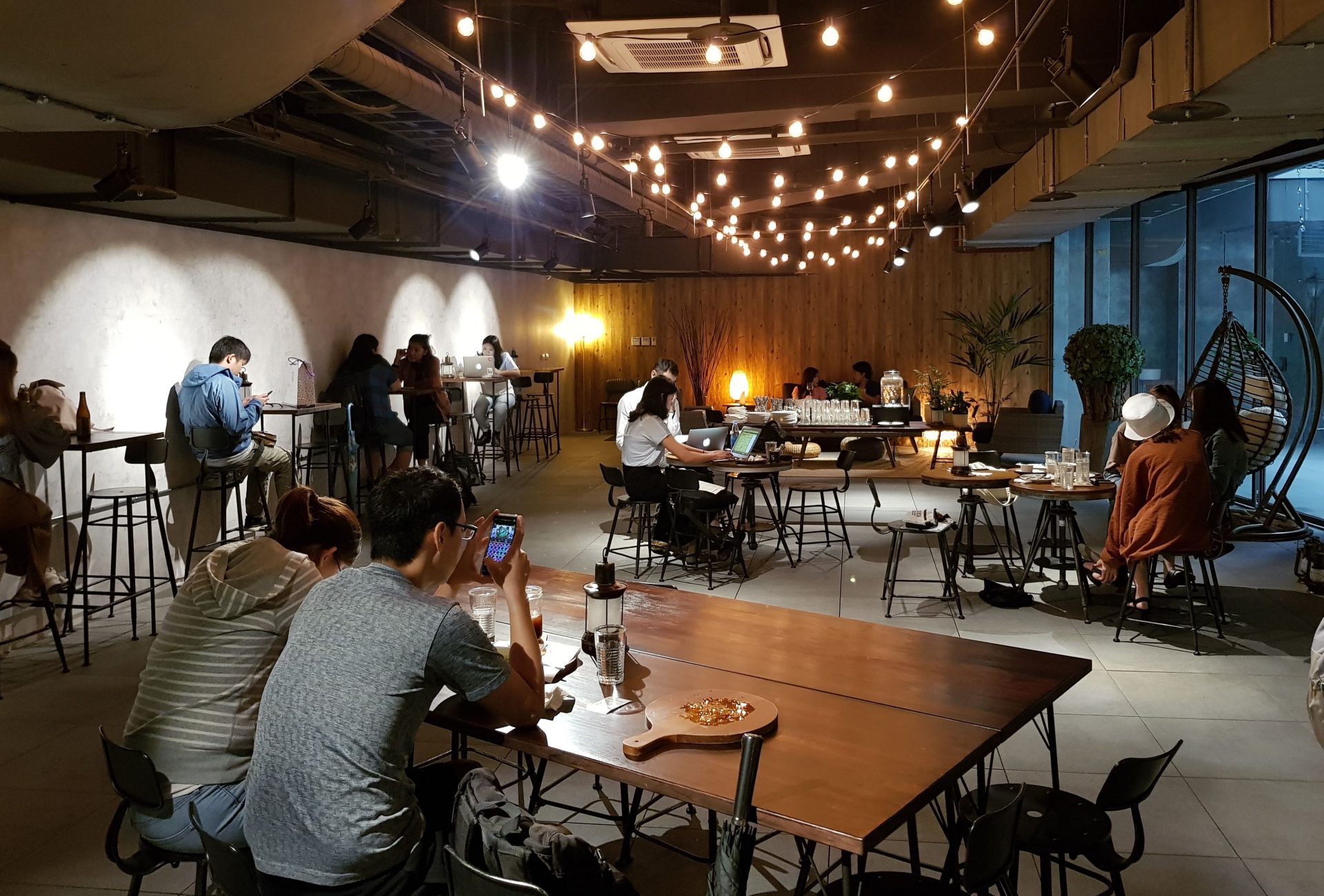 avenue-fast-casual-eatery-urban-hip-cafe-restaurant-taipei-travel